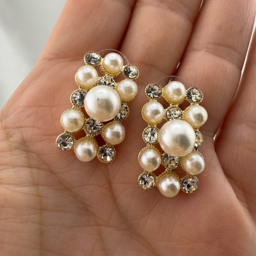 Zara lux Pearl and Crystal Earrings hooping